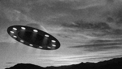THE 10 MOST MYSTERIOUS UFO Sightings of All Time!