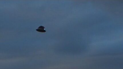 UFO Sightings Flying Saucer Zooms Florida! Stunning Video In Broad Daylight 2014