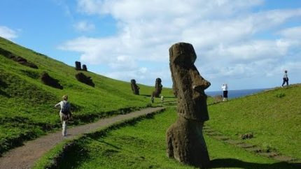 Rano Raraku – Easter Island Moai Statue Quarry