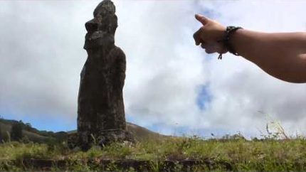 Tour Easter Island: Ahu Huri a Urenga Moai