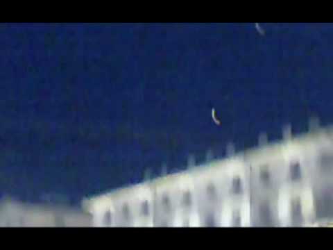 UFO – “Phoenix lights” filmed over Turin, Italy – May 2009