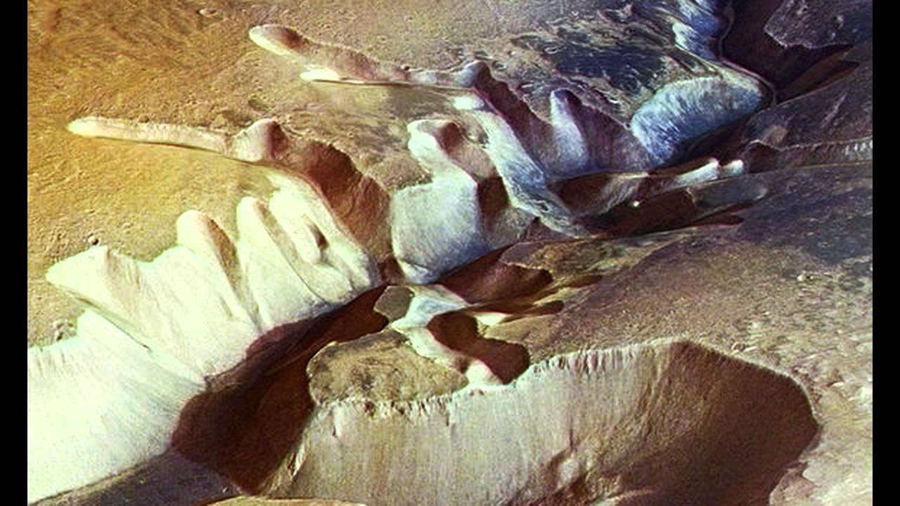 HUGE! NASA Scientists Have Discovered Flowing Water On Mars